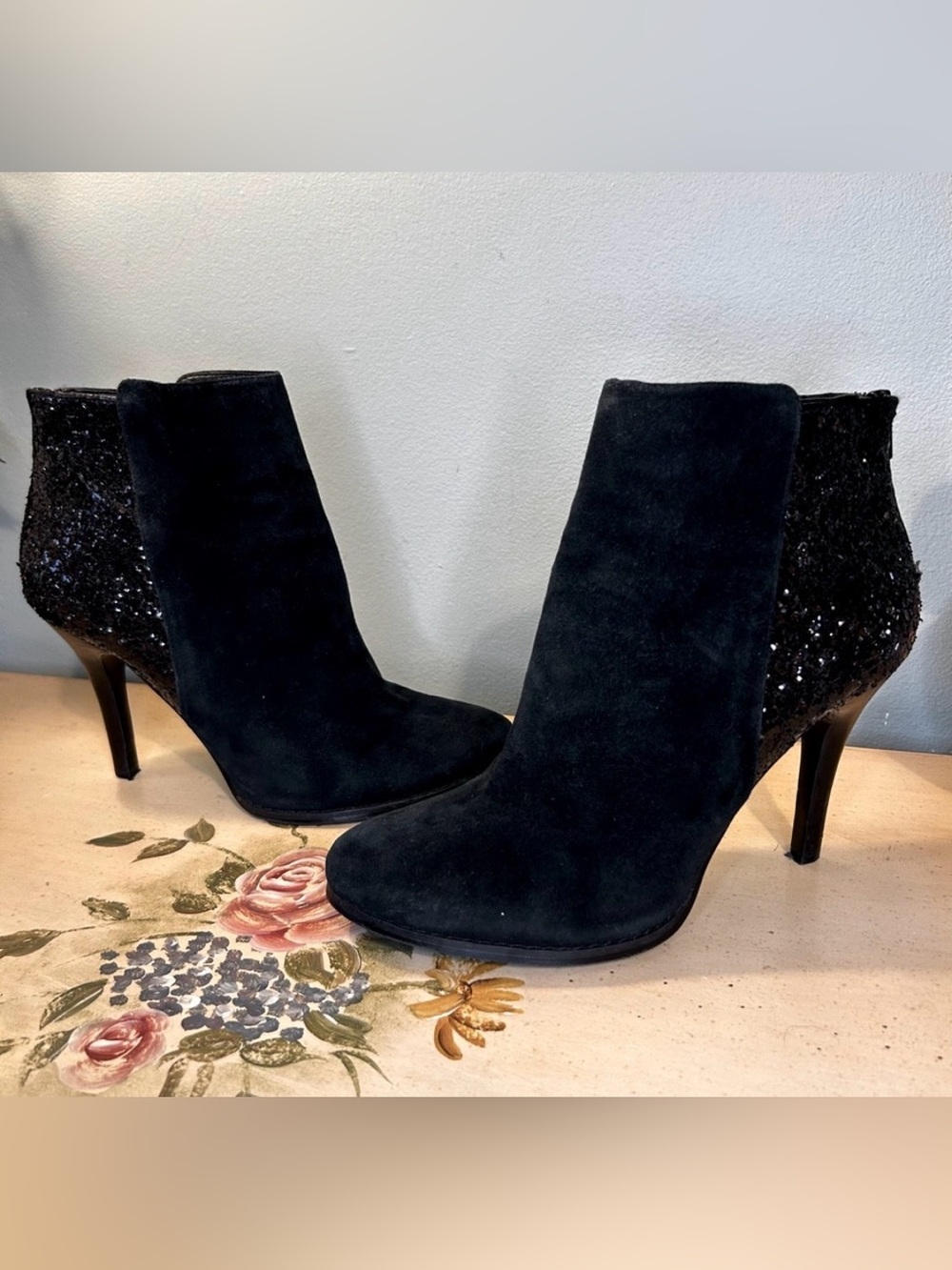 BCBG “Milan” Black Suede Leather Metallic Sparkle Zip Back Ankle Booties Boots